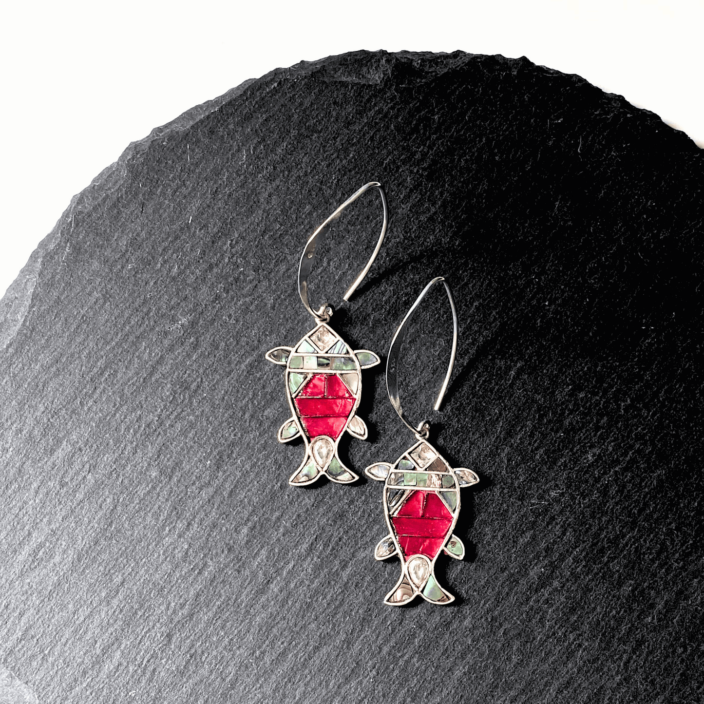 Matsya Leaf Hook Earring (Mother of Pearl + Pink Kundan)