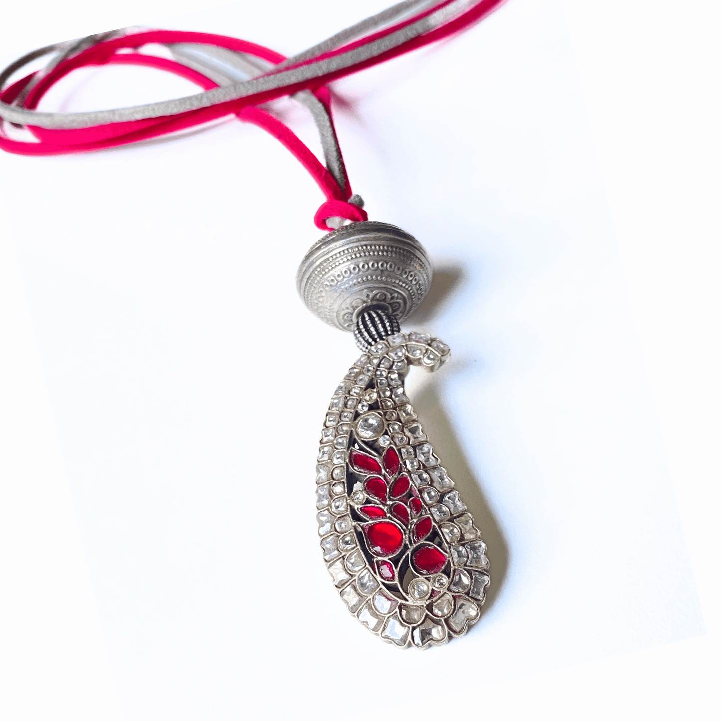 KISS - Selene (Ruby Red)