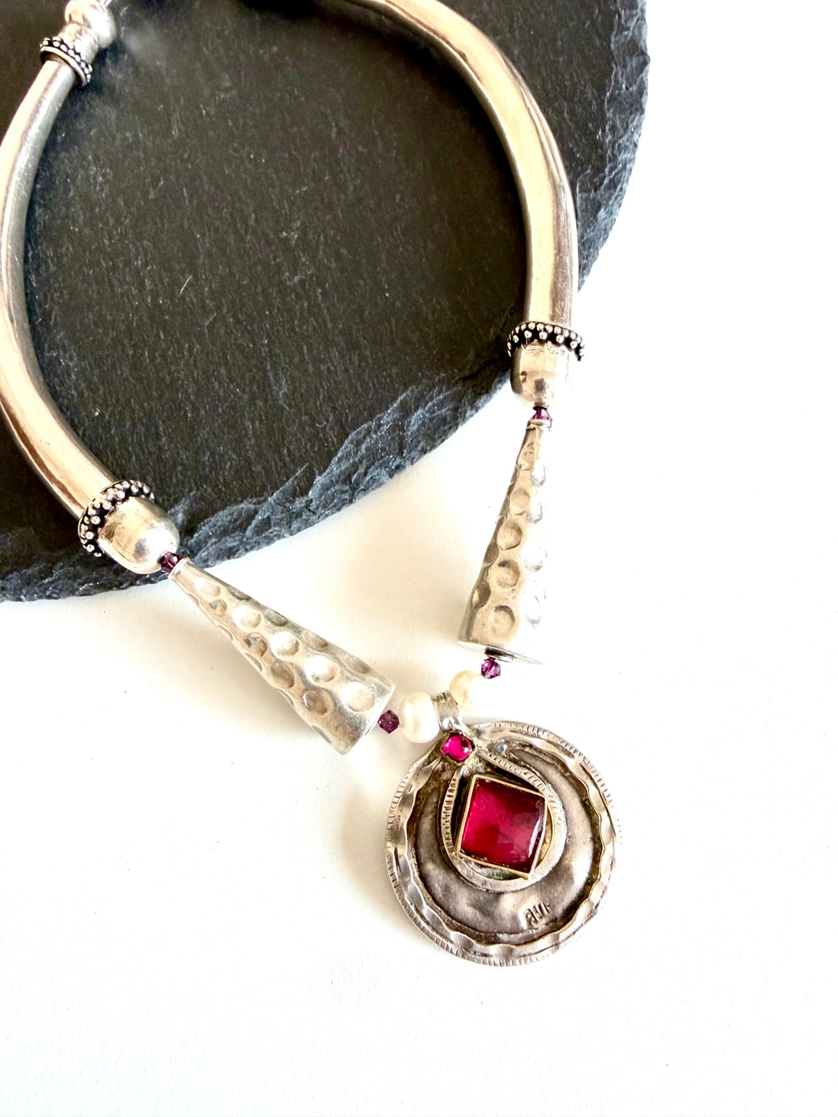 Anupreeta (choker)