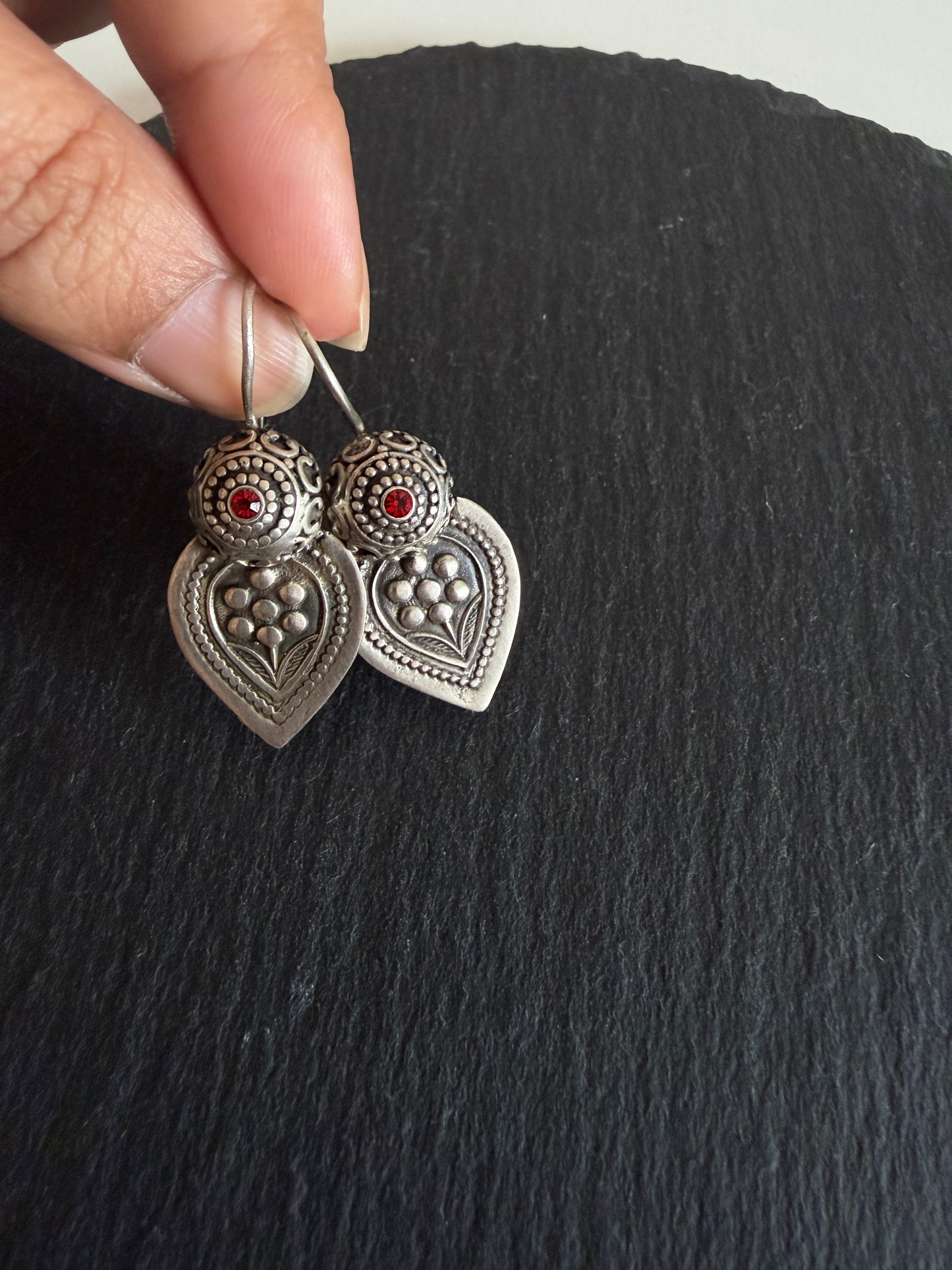 Hoovu Floral Motif  Hooks